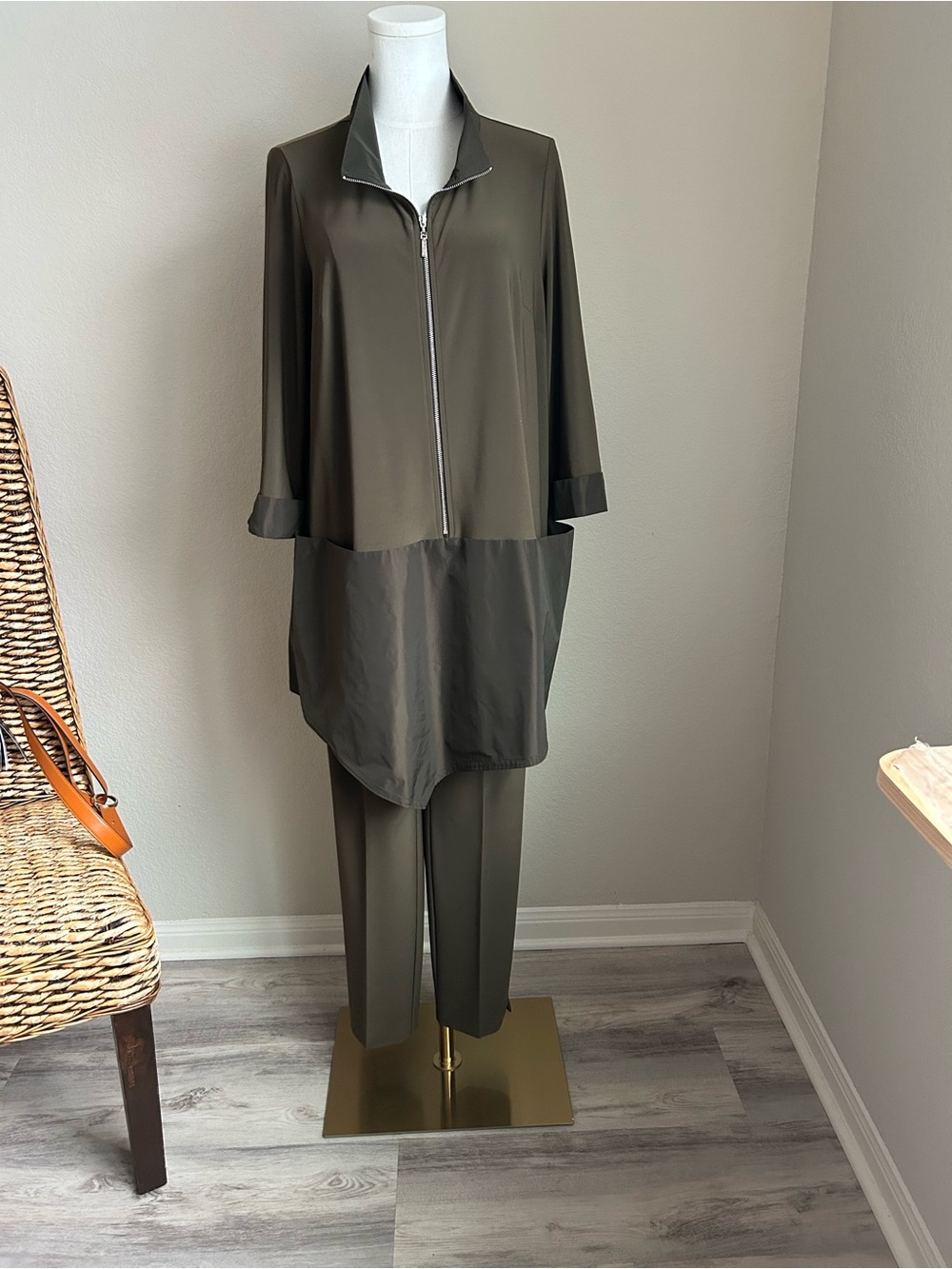 Joseph Ribkoff Olive Zip-Front Tunic & Straight Pants Set